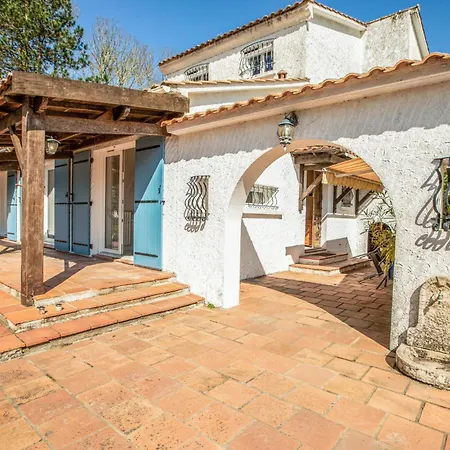 Cozy In Dame De Riez Notre-Dame-de-Riez